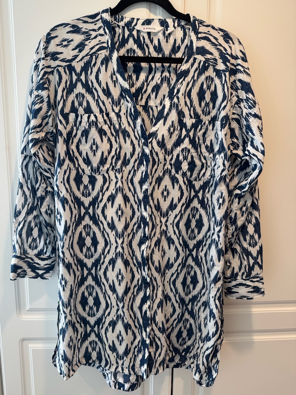 Athleta Navy and White Patterned Button Front Swimsuit Coverup/Tunic Top
